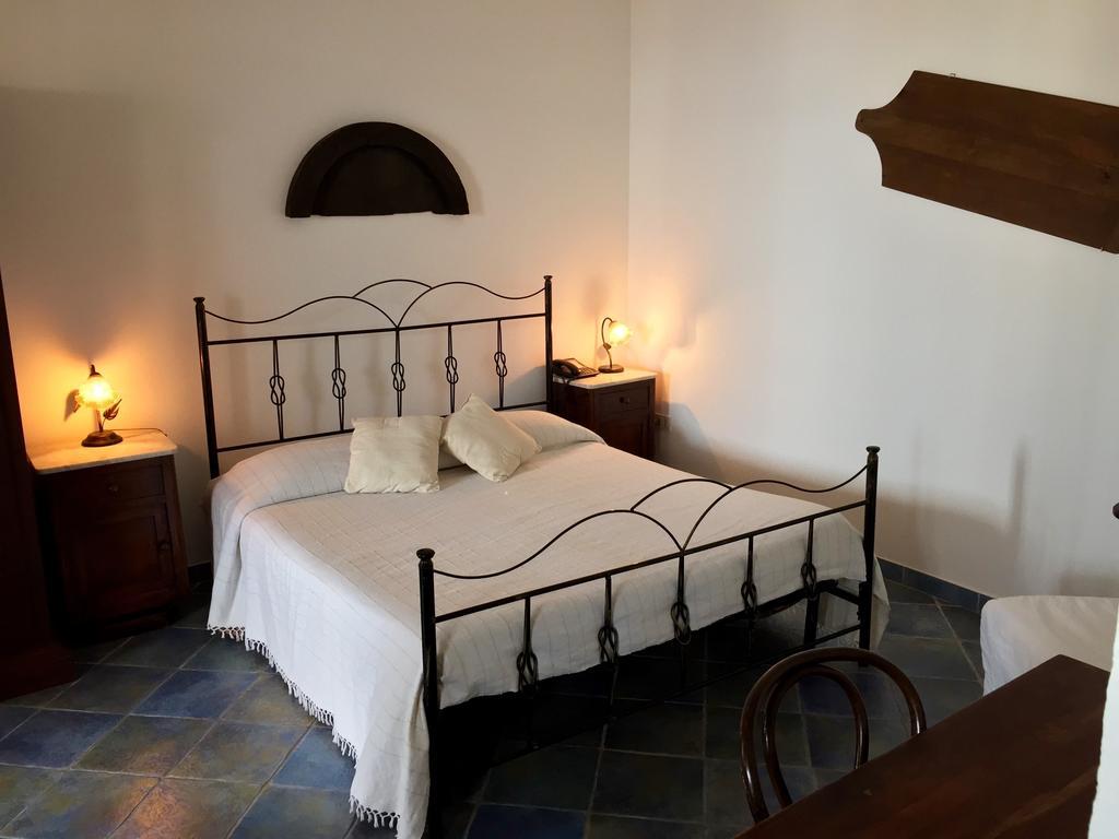 B&B Le Sette Vele Da Riccardo Santa Marina Salina Quarto foto